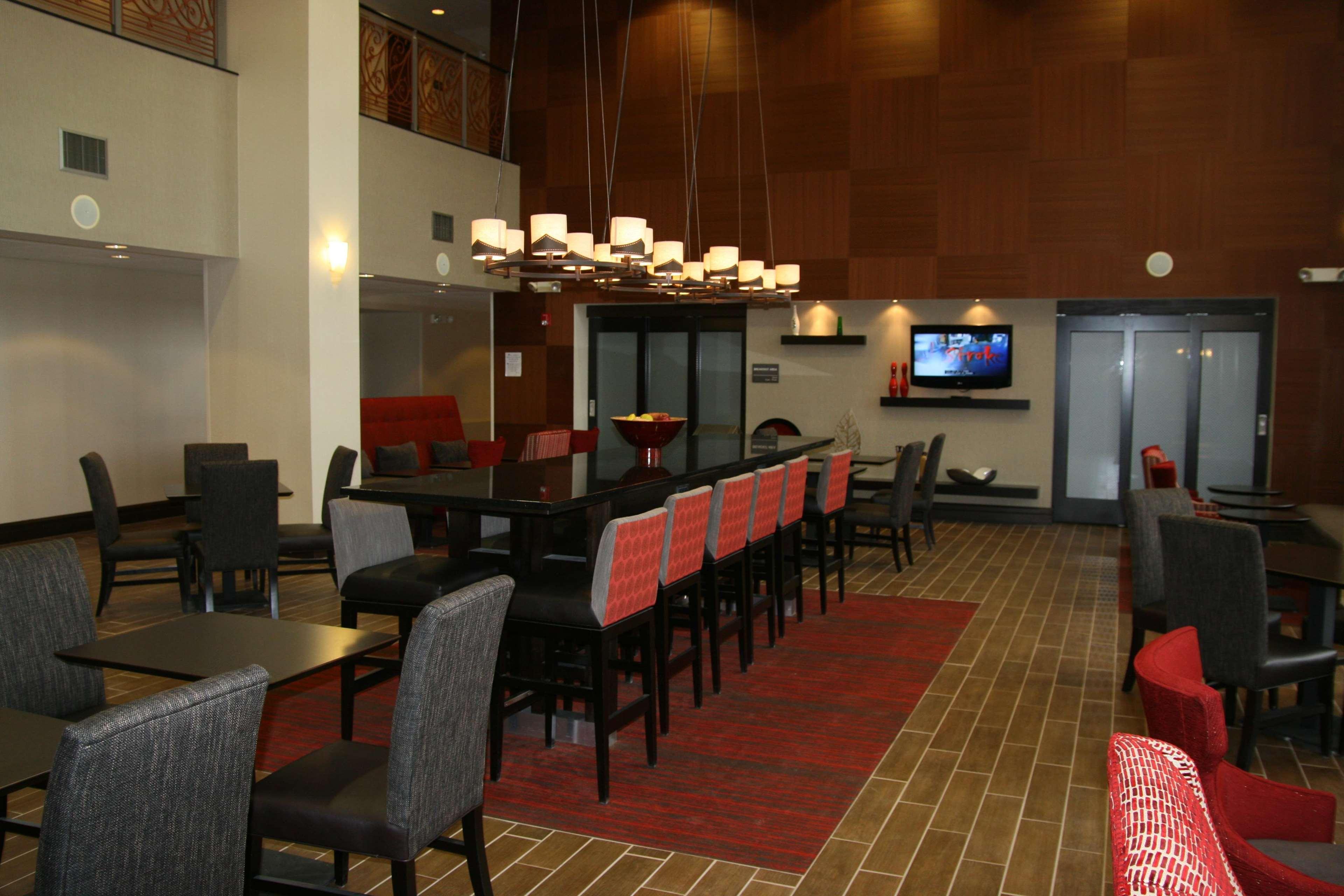 Hampton Inn By Hilton Garden City Long Island Bagian luar foto