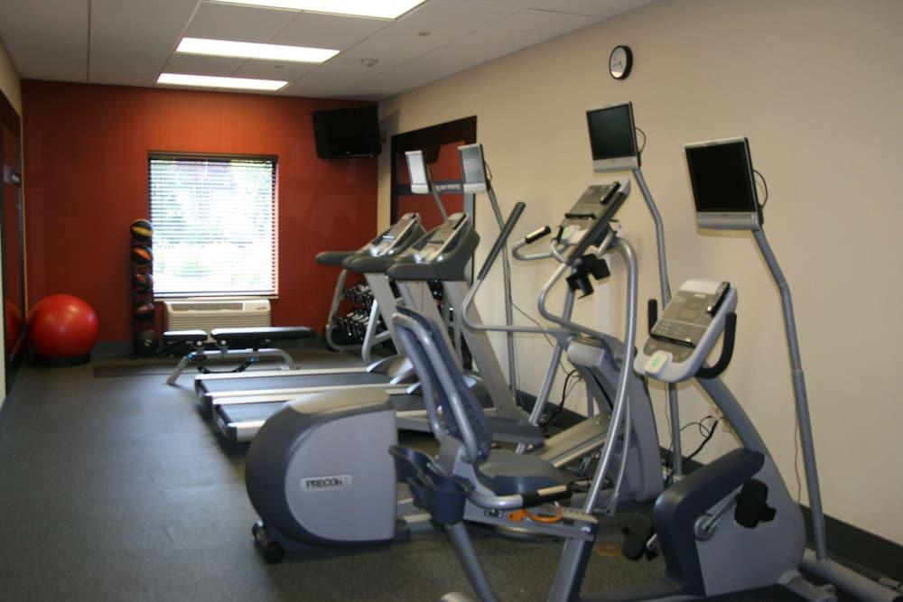 Hampton Inn By Hilton Garden City Long Island Bagian luar foto