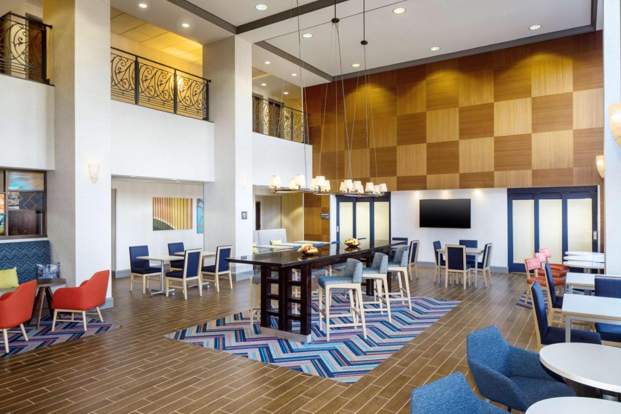 Hampton Inn By Hilton Garden City Long Island Bagian luar foto
