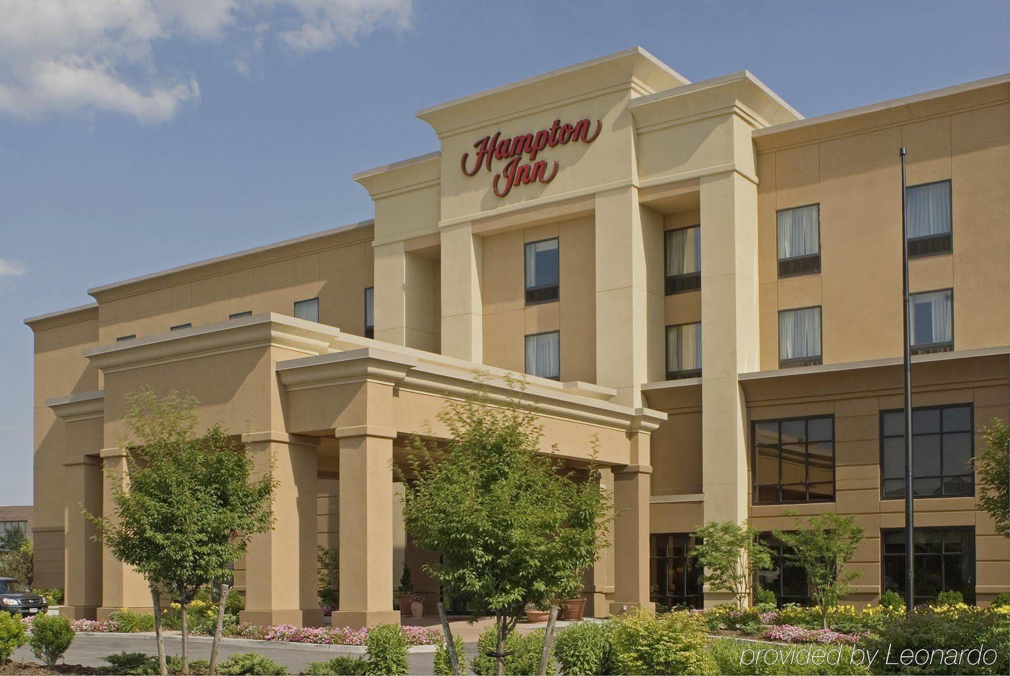 Hampton Inn By Hilton Garden City Long Island Bagian luar foto