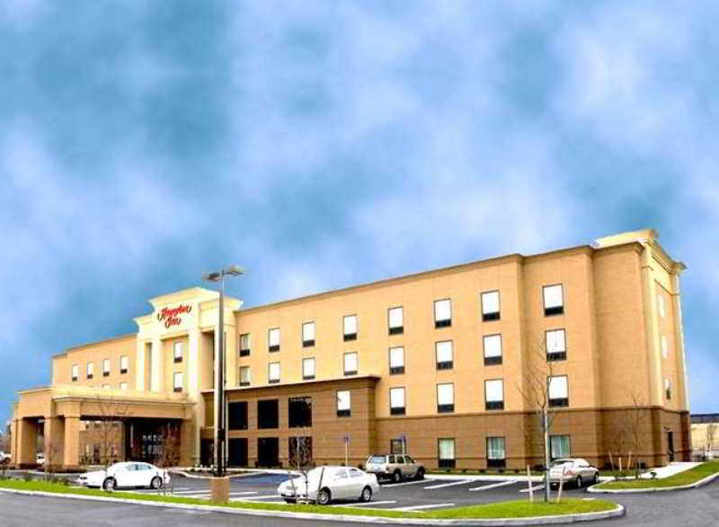 Hampton Inn By Hilton Garden City Long Island Bagian luar foto